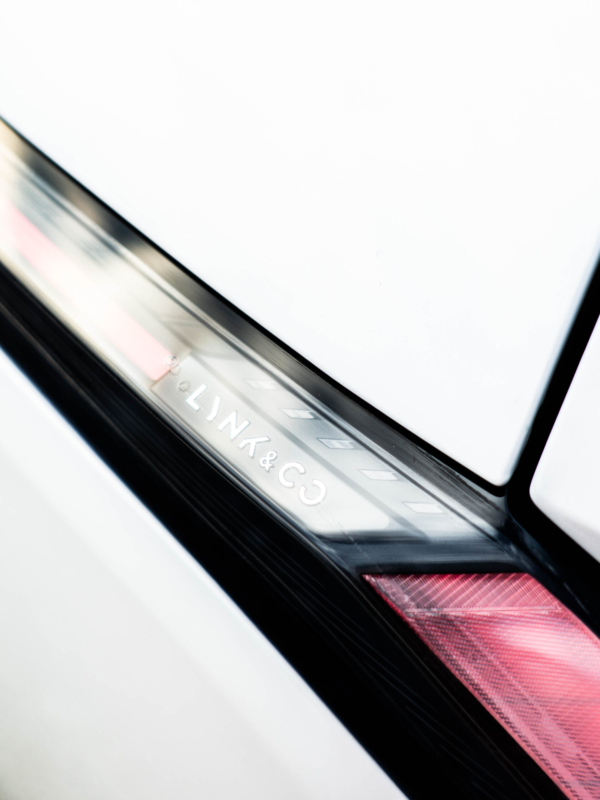 lynk & co 08